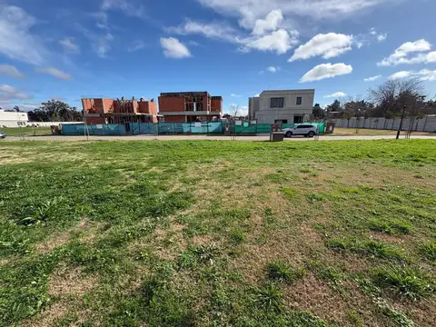 Lote en venta en El Olivar Pilar