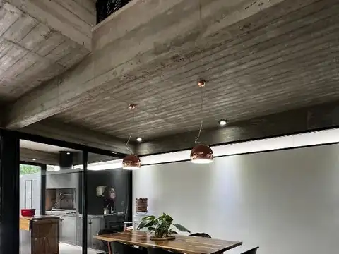 CASA EN VENTA - BARRIO SOLARES DE ZAPIOLA