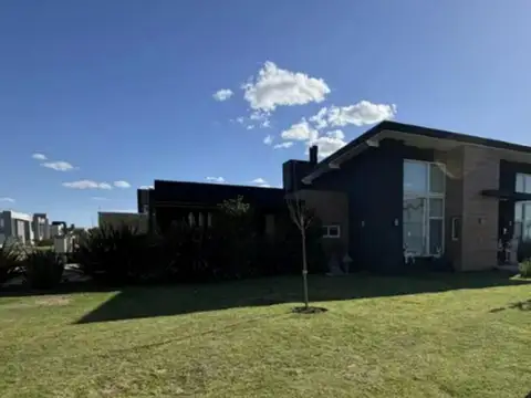 Casa En Lagos De Canning 1