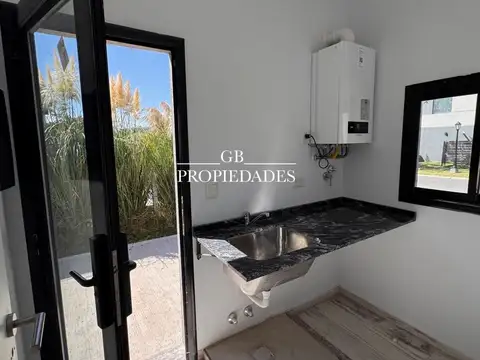 Casa en Venta en Pilar del Este - Santa Emilia, USD 179.000