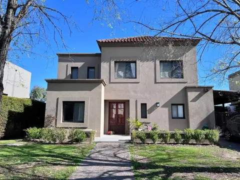 Casa en alquiler enero 7 ambientes en barrio la comarca, pacheco