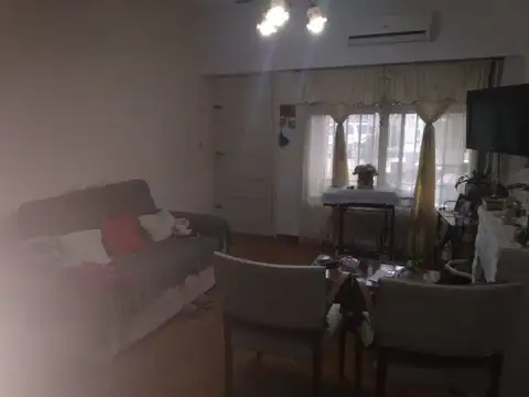 Casa 8 ambientes con 3 baños