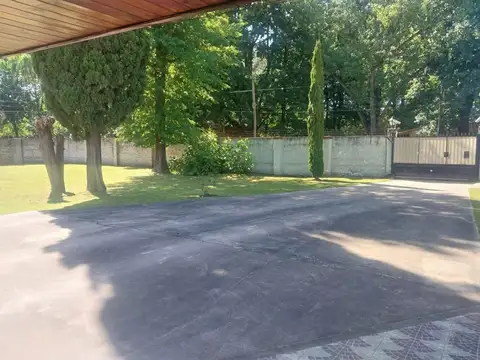 Casa 11 ambientes con 10 baños