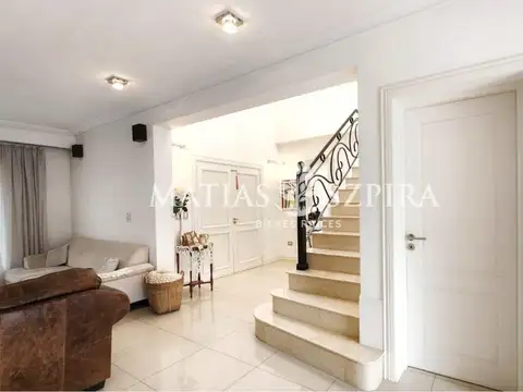 Casa 4 ambientes con 3 baños
