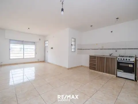 Complejo de 4 DPTOS  Modernos de 1 Dorm.  + lote.