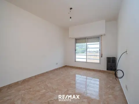 Departamento 8 ambientes con 4 baños