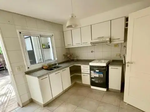 Casa 3 ambientes con 2 baños