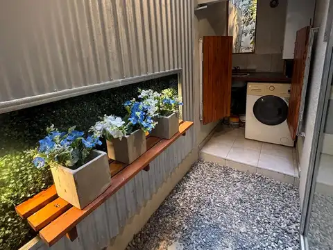Excelente Dpto de 2 amb reciclado a nuevo con detalles de diseño y totalmente equipado.