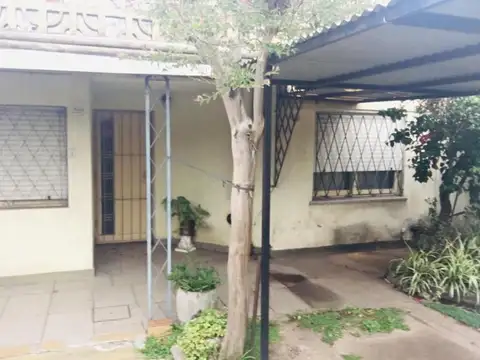 CASA 3 AMBIENTES SAN JUSTO LOTE 15 X 21 A REFACCIONAR