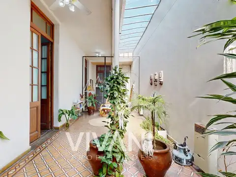 Casa 4 ambientes con 2 baños