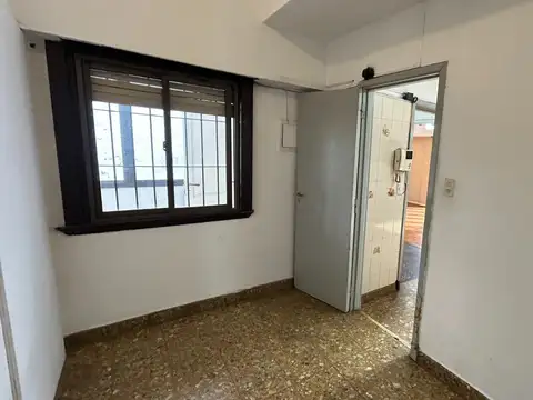 Depto Tipo Casa en Alquiler de 4 ambientes