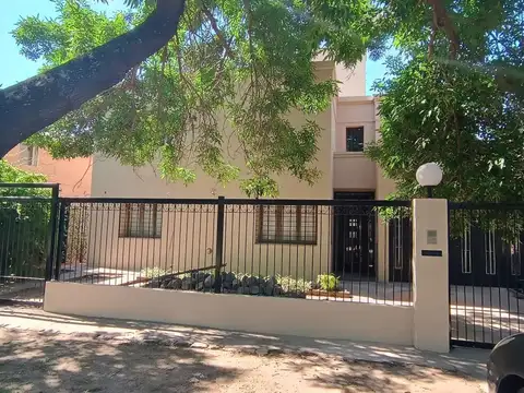 Casa en Funes. 3 dormitorios.