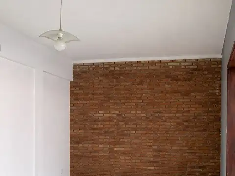 Casa P.H. 1º piso 80 mts, 4 ambientes, 2 dormts c/plac. y balcón, lavadero, en centro de Carapachay a mts. de Super, colegio, comisaría