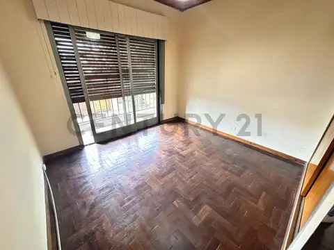 VENTA CASA + 2 DEPARTAMENTOS + TALLER - CASEROS