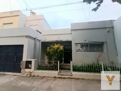 Casa en venta - 2 Dormitorios 1 Baño - La Plata