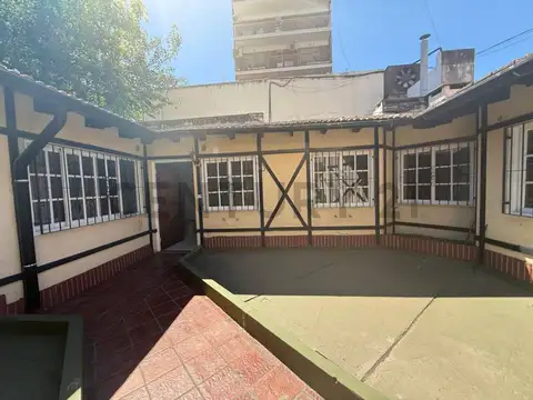Blanco Encalada 5000, Piso 0
