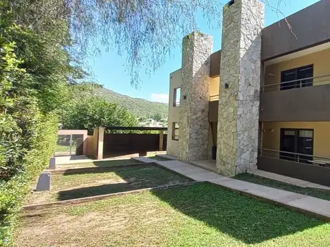 VENDE 2 COMPLEJOS 4 Y 3 DEPARTAMENTOS 