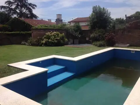 Increíble casa de 7 amb. - Parque quincho parrilla pileta