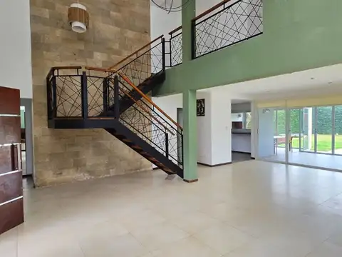 Venta casa 5 ambientes BARRIO FINCAS DE IRAOLA 2.