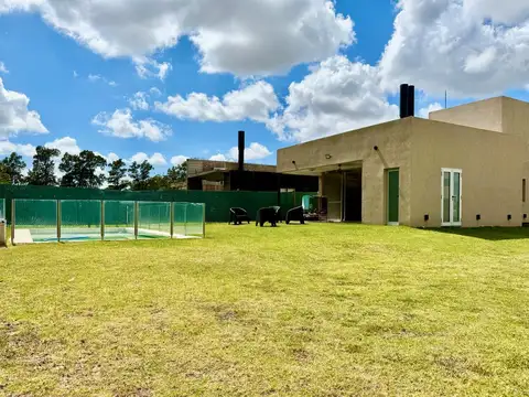 Casa 2 Dormitorios en Country en venta 