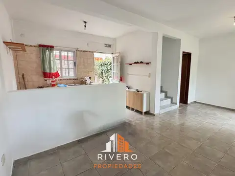 Casa en Alquiler con 1 cochera