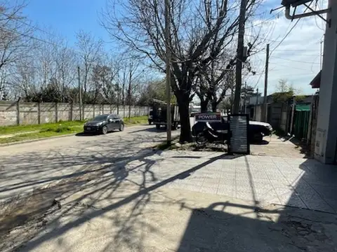 Galpon en Venta en Tolosa, USD 185.000