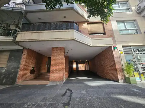 PISO 3 AMBIENTES CONTRAFRENTE CON BALCÓN CORRIDO Y BAULERA — EDIFICIO DE CATEGORÍA — BELGRANO