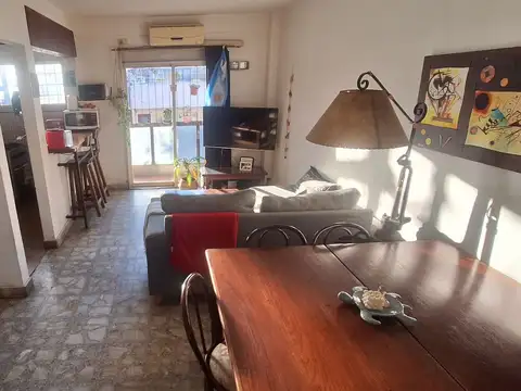 VENTA DEPTO. 3 AMB CON BALCON EN POMPEYA 