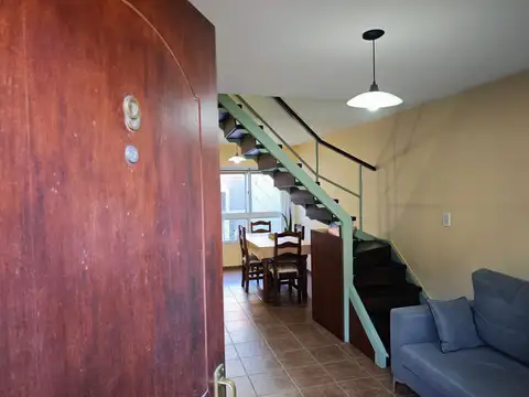 Depto Tipo Casa en Venta con 1 cocheras