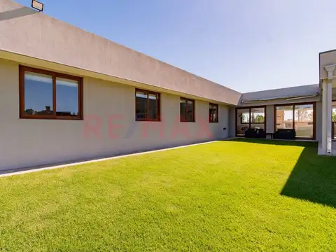 Casa 6 ambientes con 3 baños