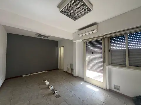 Venta Departamento 3 Ambientes con Balcón en Morón Centro