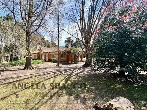 Casa 5 ambientes con 3 baños