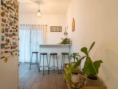Casa 4 ambientes con 2 baños