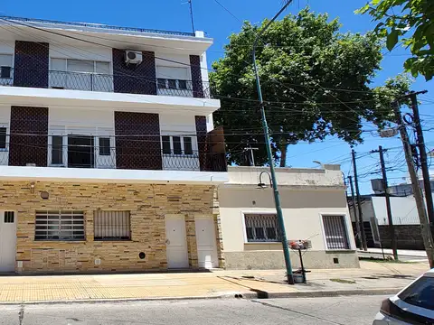 Departamento tipo PH (sin expensas) en alquiler 4 AMB