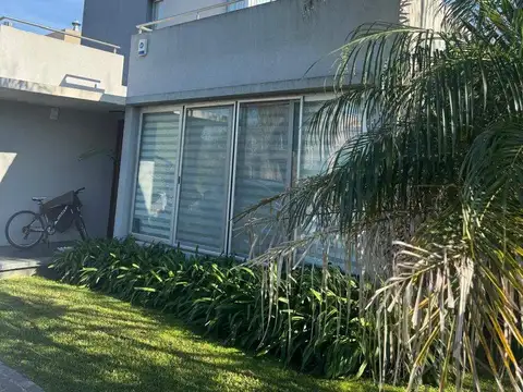 Casa en venta Village del 100