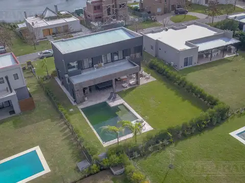 Av de los Lagos Puerto El Canton  PG