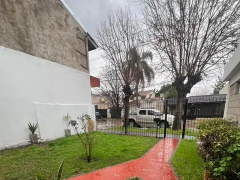 Depto Tipo Casa en Alquiler de 4 ambientes