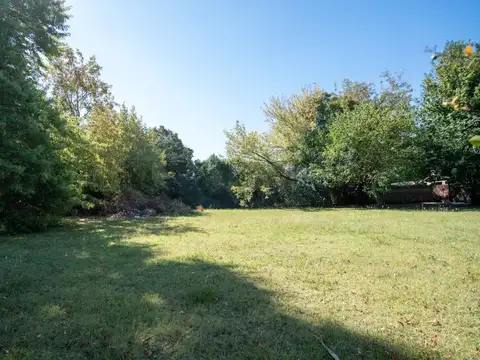 Lote en venta en City Bell, sobre 467
