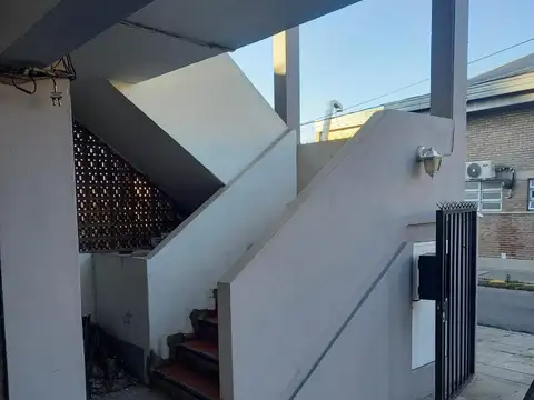 Departamento 5 ambientes con 1 baño