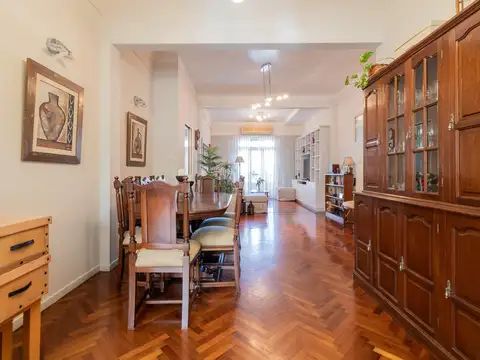 PH 4 ambientes Venta Parque Chas SIN EXPENSAS Patio con parrilla y terraza propia.