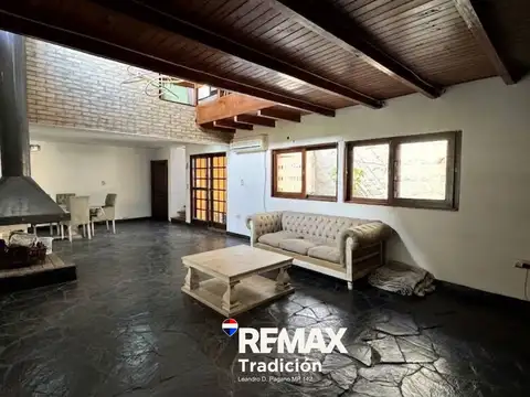 Casa 5 ambientes con 3 baños
