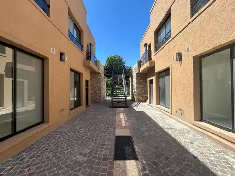Complejo Villa Toscana, Manuel Alberti