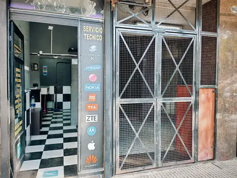 LOCAL EN GALERIA A LA CALLE. ENTRADA INDEPENDIENTE