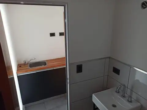 Oficina 2 ambientes con 1 baño
