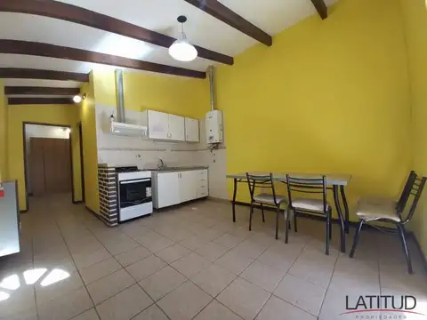 Centrico y luminoso departamento de 1 dormitorio y 1 escritorio