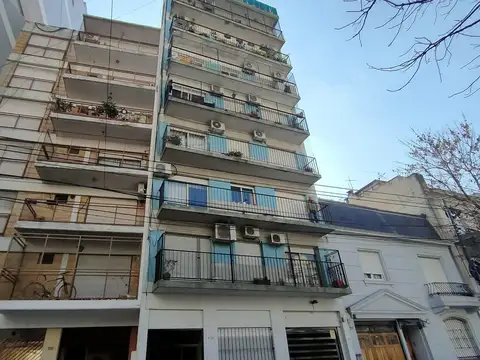 México al 4300 Departamento Monoambiente con Patio en Alquiler