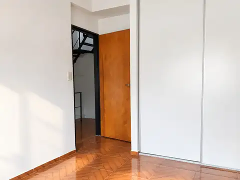 3 AMBIENTES 2 BAÑOS EN DUPLEX CON TERRAZA