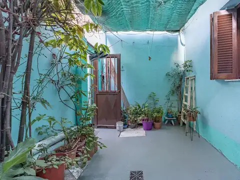 Avenida Presidente Perón 2900