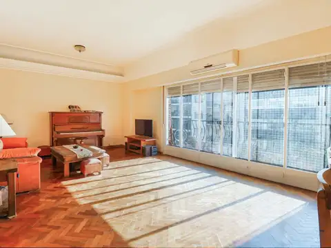 VENTA SEMIPISO 4 AMBIENTES Y DEPENDENCIA BALCON