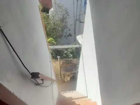 Depto Tipo Casa 2 ambientes con 1 baño